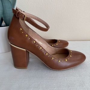 New Plaza De Armas Cognac Faux Leather Gold Studded Heels Women’s MEX 25.5 US8.5